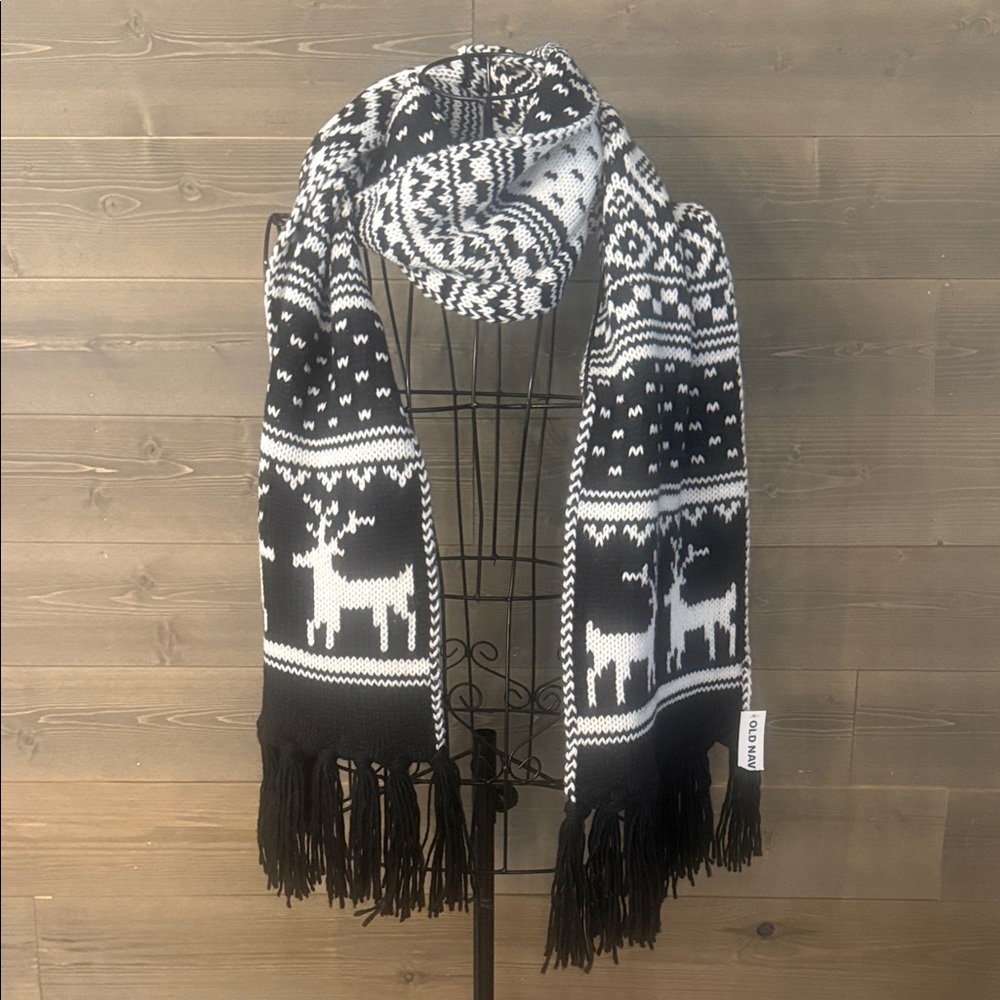 Old Navy, black and white fringe deer scarf - Picture 2 of 3